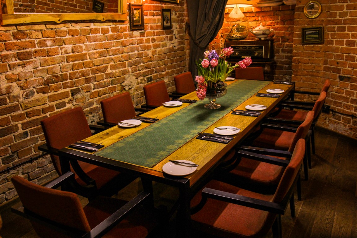 PICTURE OF RESTAURANT